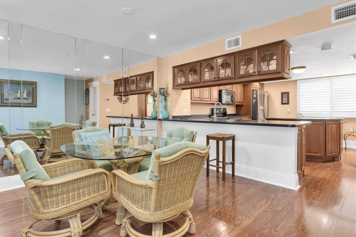 Image No.8-Maison de ville de 2 chambres à vendre à Treasure Island