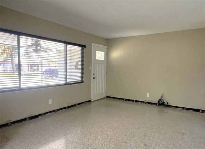 Image No.10-2 Bed Property for sale