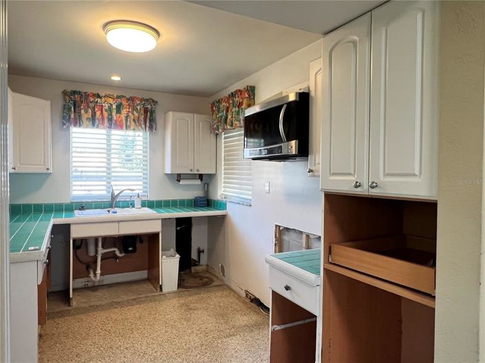 Image No.19-2 Bed Property for sale