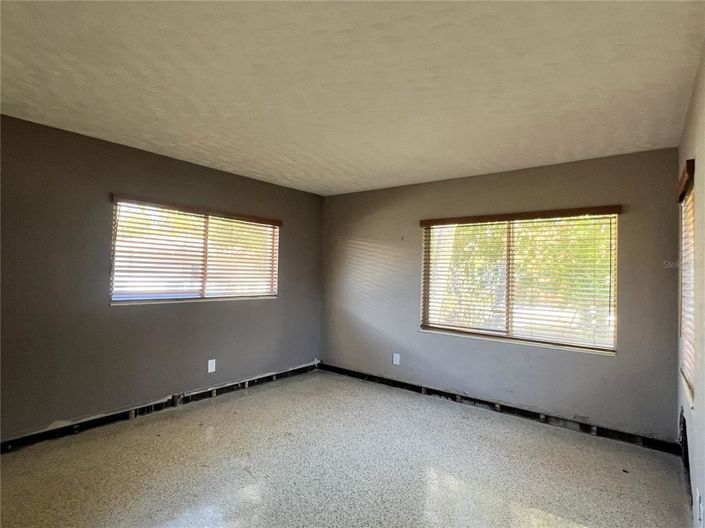 Image No.23-2 Bed Property for sale