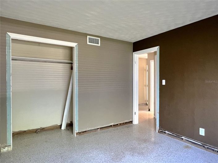 Image No.28-2 Bed Property for sale