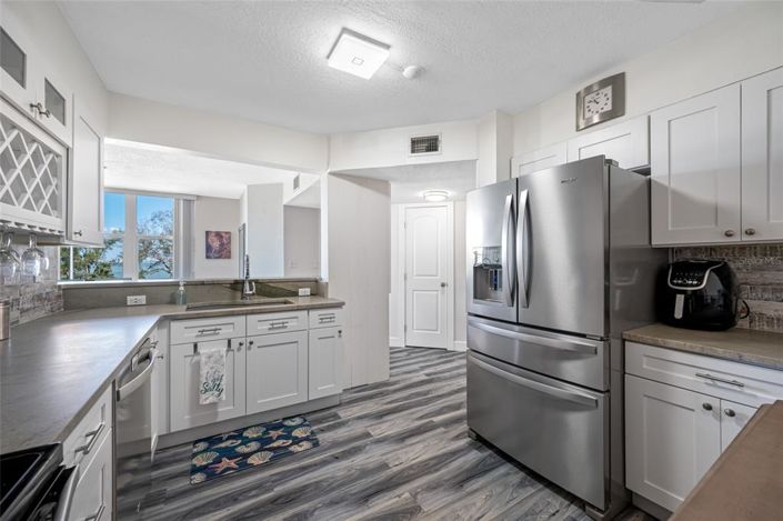 Image No.9-2 Bed Property for sale