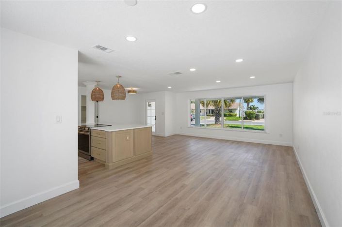 Image No.10-4 Bed Property for sale