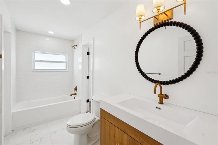 Image No.26-4 Bed Property for sale