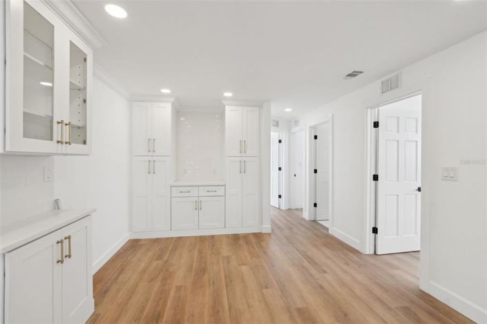 Image No.30-4 Bed Property for sale