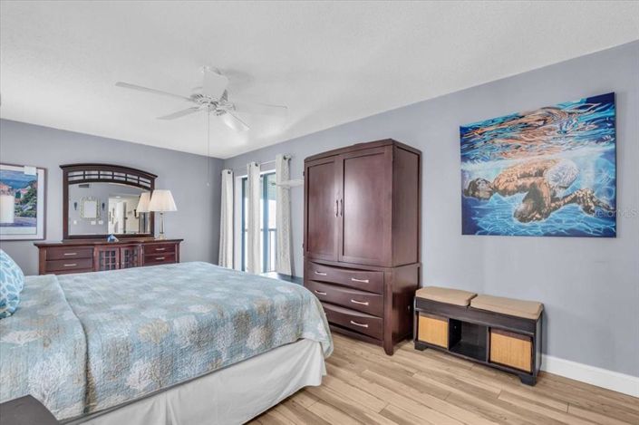 Image No.10-2 Bed Property for sale