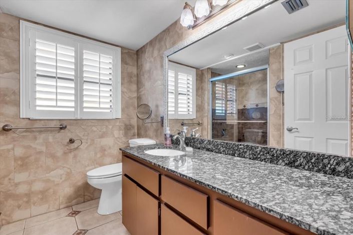 Image No.11-2 Bed Property for sale