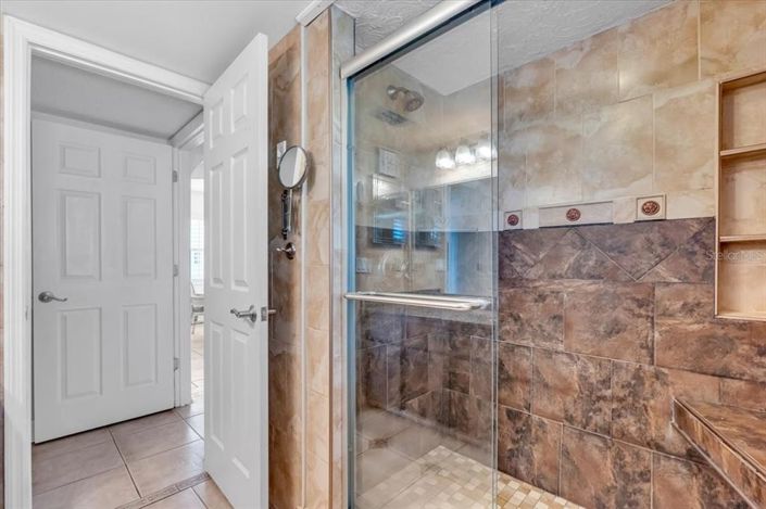 Image No.12-2 Bed Property for sale