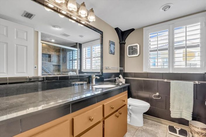 Image No.16-2 Bed Property for sale