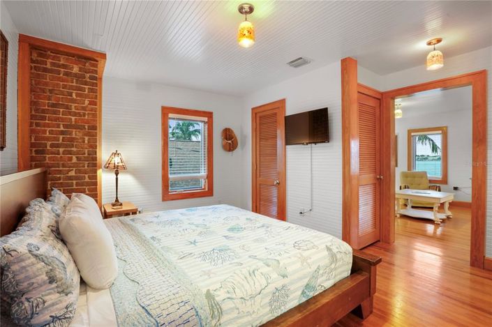 Image No.20-1 Bed Property for sale