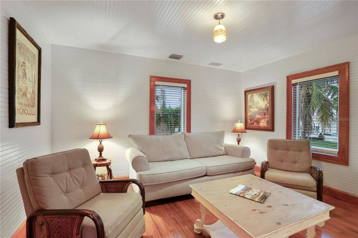 Image No.26-1 Bed Property for sale