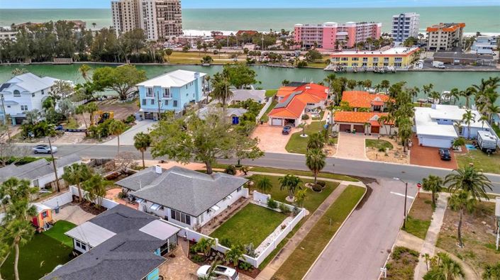 Image No.10-2 Bed Property for sale