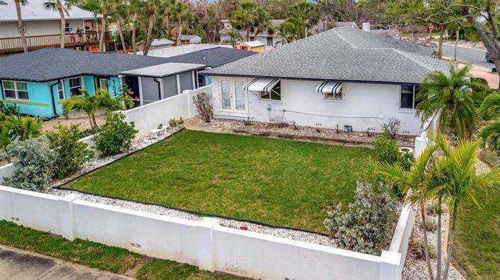 Image No.13-2 Bed Property for sale