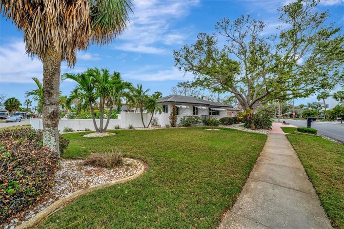 Image No.15-2 Bed Property for sale