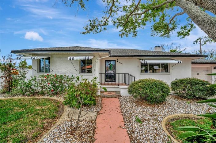 Image No.17-2 Bed Property for sale