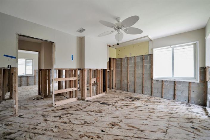 Image No.33-2 Bed Property for sale