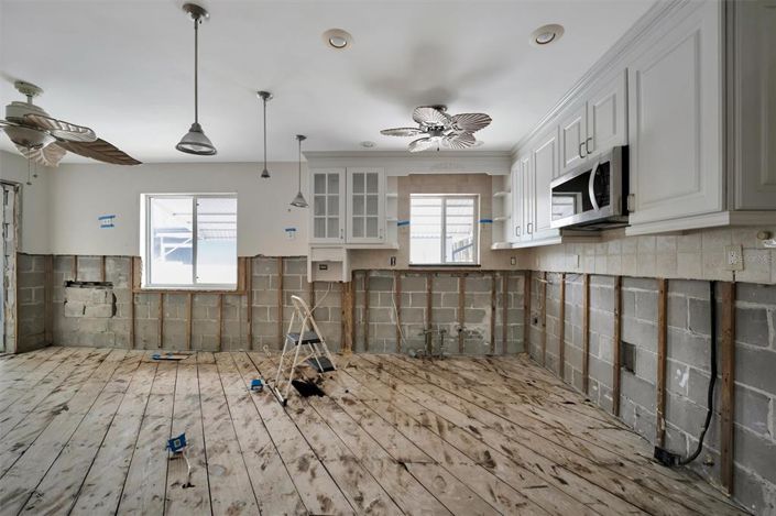 Image No.43-2 Bed Property for sale