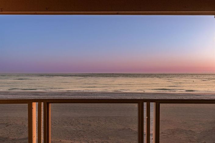 Image No.2-Maison de ville de 2 chambres à vendre à Treasure Island