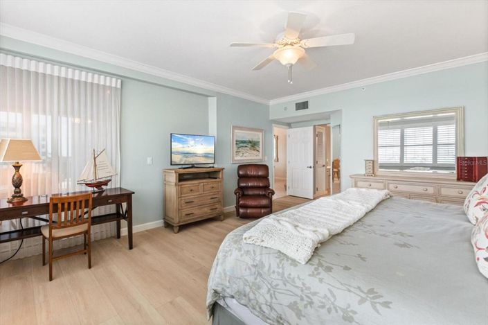 Image No.18-3 Bed Property for sale