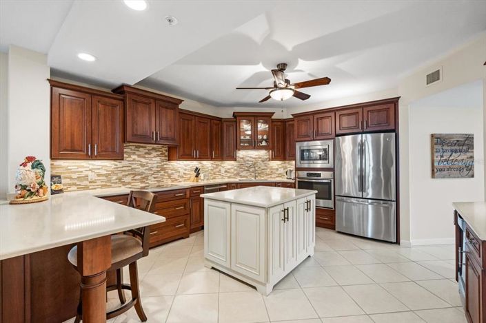 Image No.8-3 Bed Property for sale