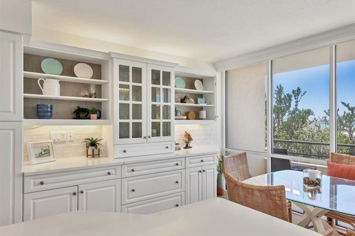 Image No.10-2 Bed Property for sale