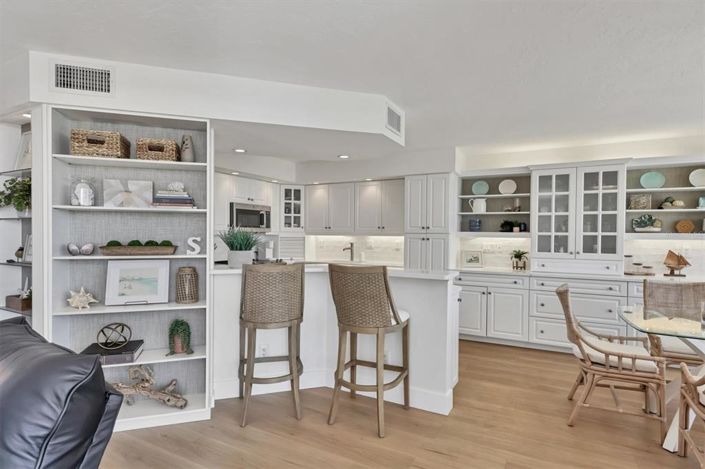 Image No.13-2 Bed Property for sale