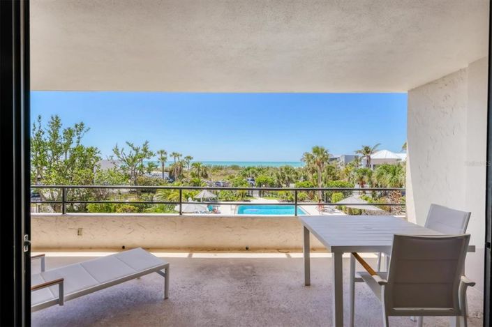 Image No.26-2 Bed Property for sale