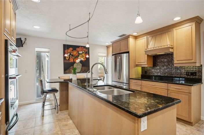 Image No.13-3 Bed Property for sale