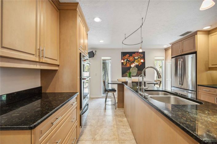 Image No.14-3 Bed Property for sale