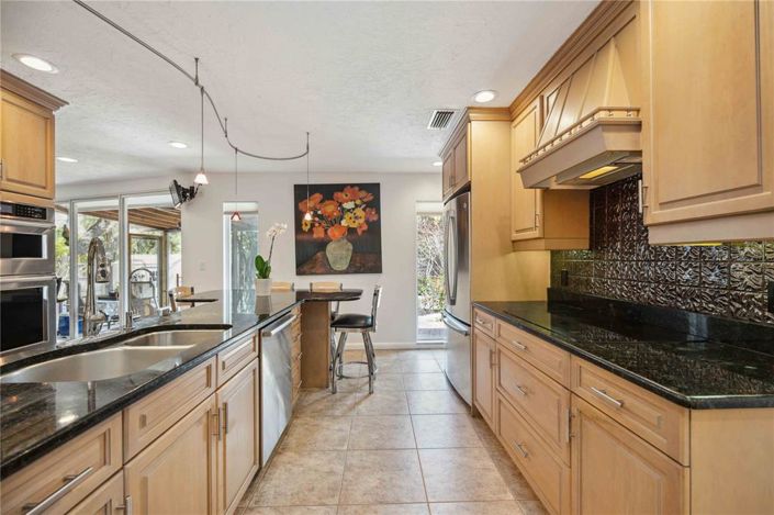 Image No.15-3 Bed Property for sale