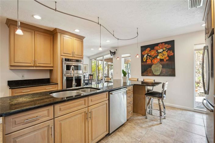 Image No.17-3 Bed Property for sale