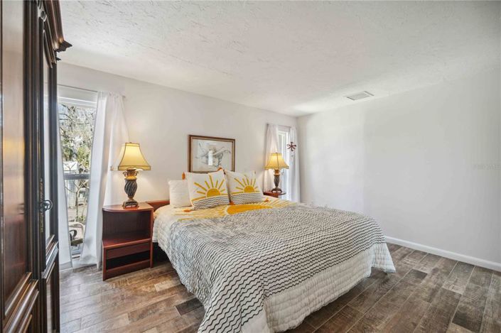 Image No.23-3 Bed Property for sale