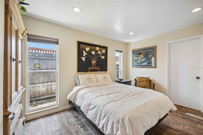 Image No.27-3 Bed Property for sale