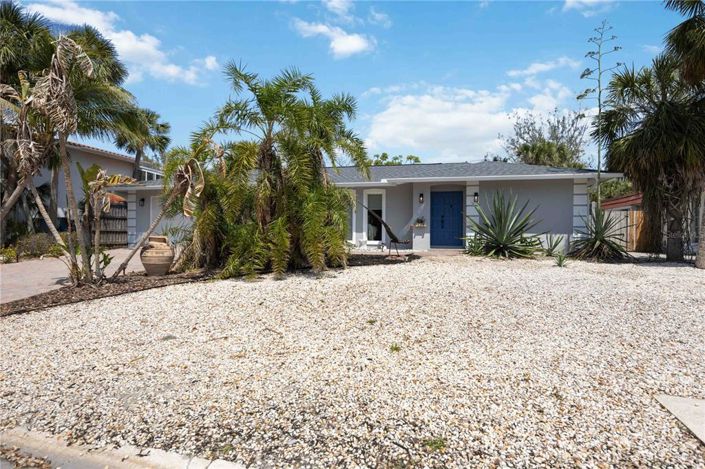 Image No.4-3 Bed Property for sale