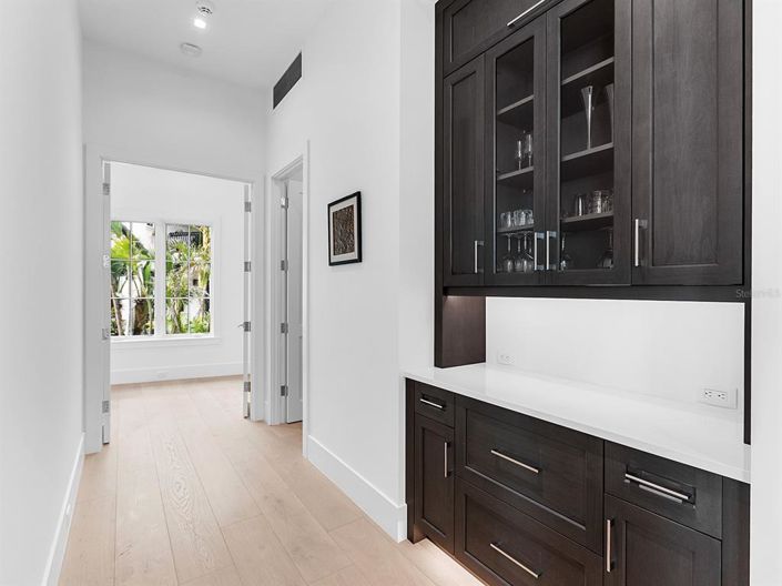 Image No.21-5 Bed Property for sale