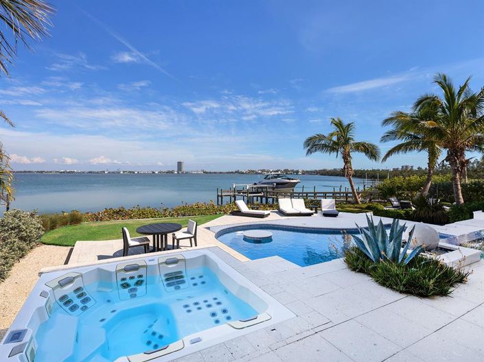 Image No.25-5 Bed Property for sale