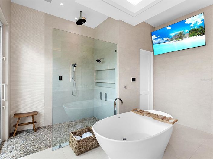 Image No.30-5 Bed Property for sale