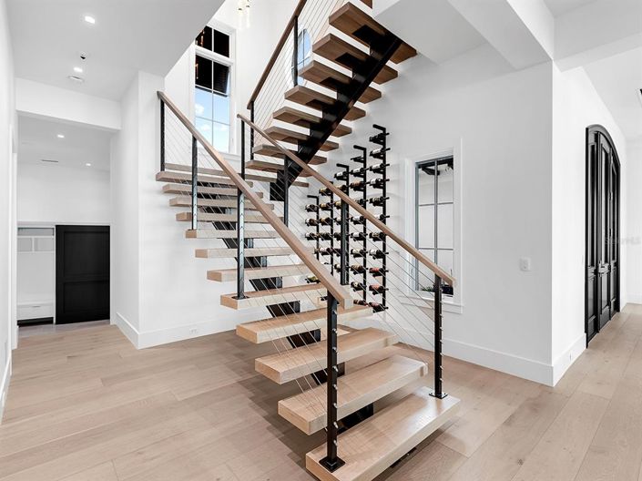 Image No.33-5 Bed Property for sale