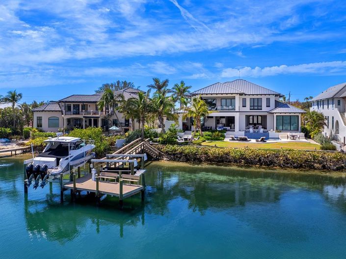 Image No.4-5 Bed Property for sale