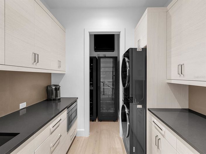 Image No.49-5 Bed Property for sale