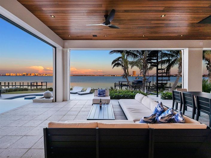 Image No.54-5 Bed Property for sale