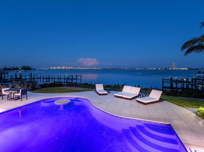 Image No.61-5 Bed Property for sale