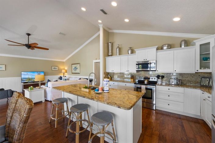 Image No.10-3 Bed Property for sale