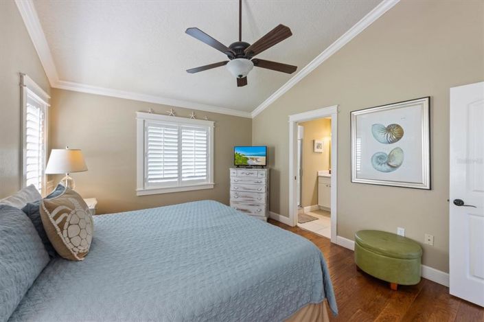 Image No.12-3 Bed Property for sale