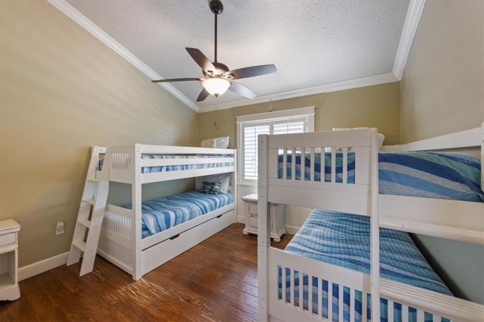 Image No.17-3 Bed Property for sale