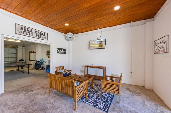 Image No.28-3 Bed Property for sale