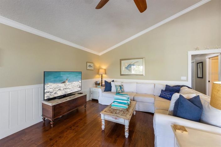 Image No.5-3 Bed Property for sale