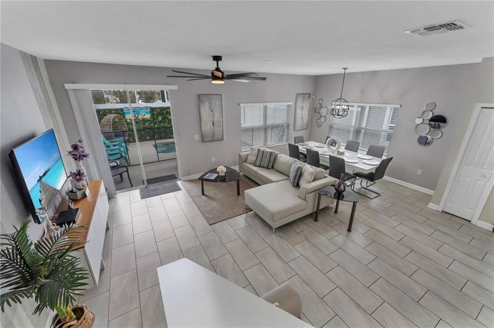 Image No.13-5 Bed Townhouse for sale