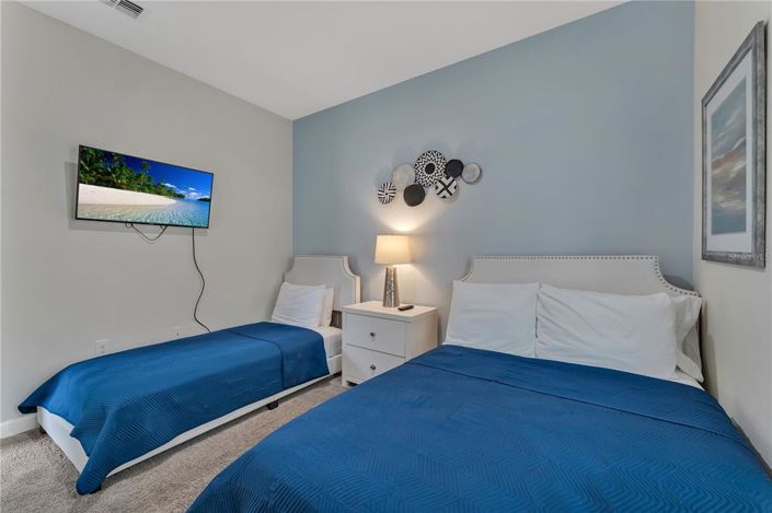 Image No.19-5 Bed Townhouse for sale