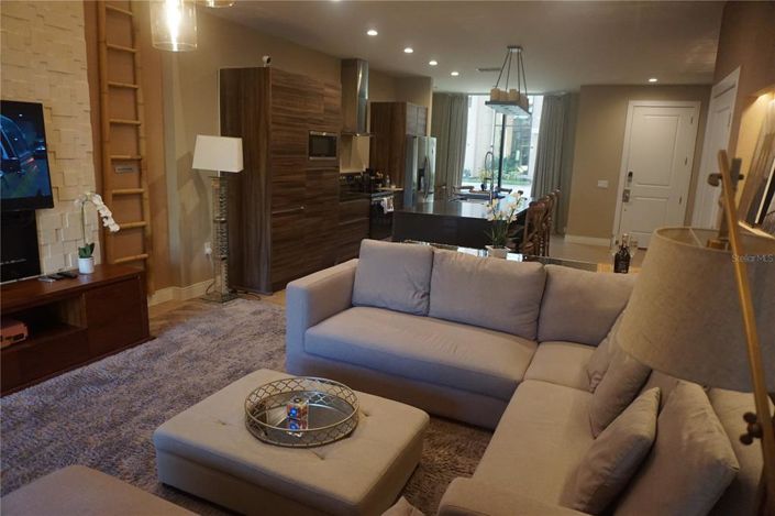 Image No.14-4 Bed Townhouse for sale